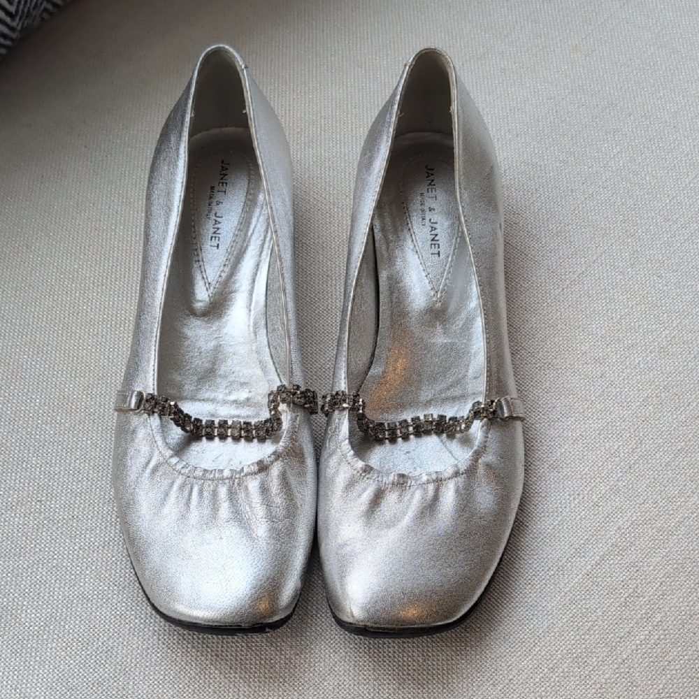 Janet & Janet Vintage Silver Leather Ballet Shoes With Rhinestones. Size 8